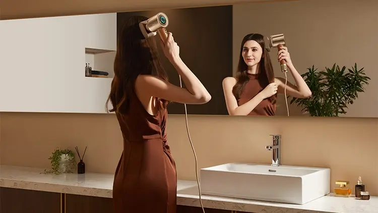 Anti-frizz uzgalis gludai kontrolei