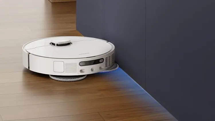 RoboSwing edge cleaning technology