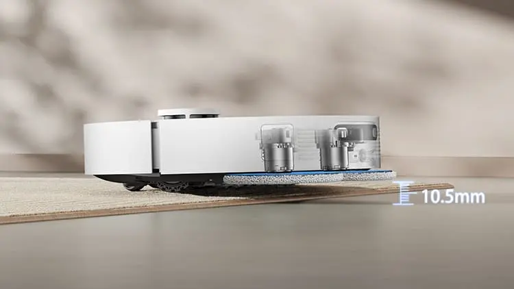 Intelligent carpet detection and mop lifting