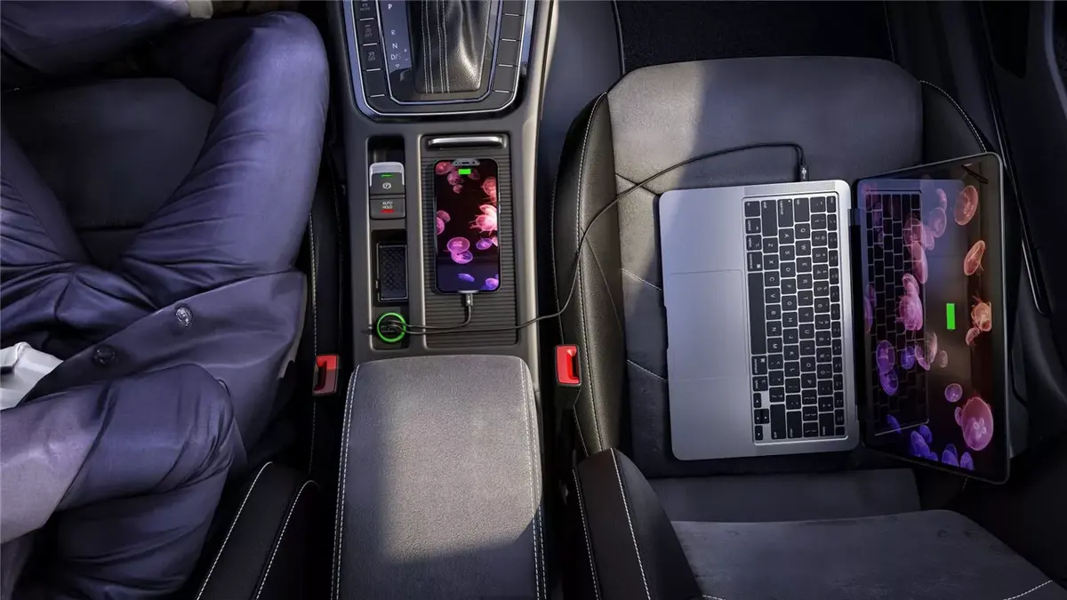 Автомобильное зарядное устройство Goobay Dual-USB USB-C PD 45W Photo 3