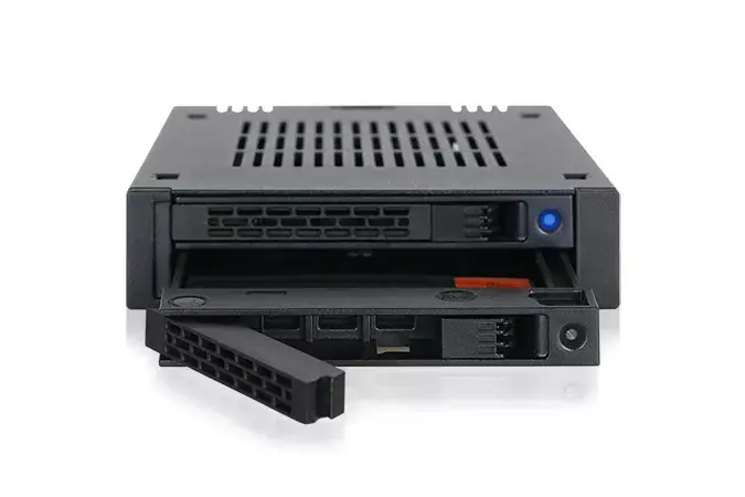 Drive Bay Panel Icy Dock MB742SP-B Photo 5