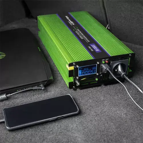 Автомобильный инвертор Qoltec Monolith 2000 Вт Photo 3