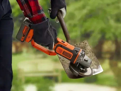 Угловая шлифмашина Black & Decker BCG720M1-QW Photo 11