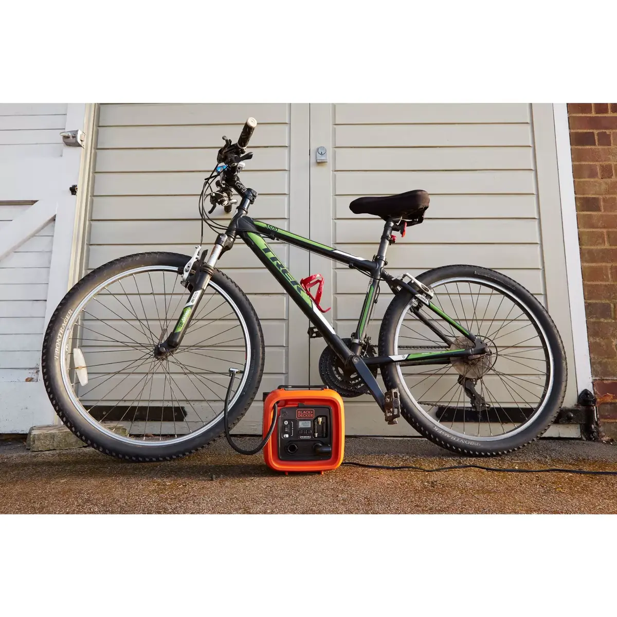 Компрессор Black & Decker ASI400-XJ 12В 160 л/мин Photo 4
