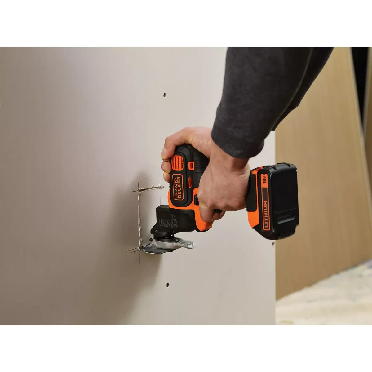 Осциллирующий инструмент Black & Decker MT218K-QW Photo 12