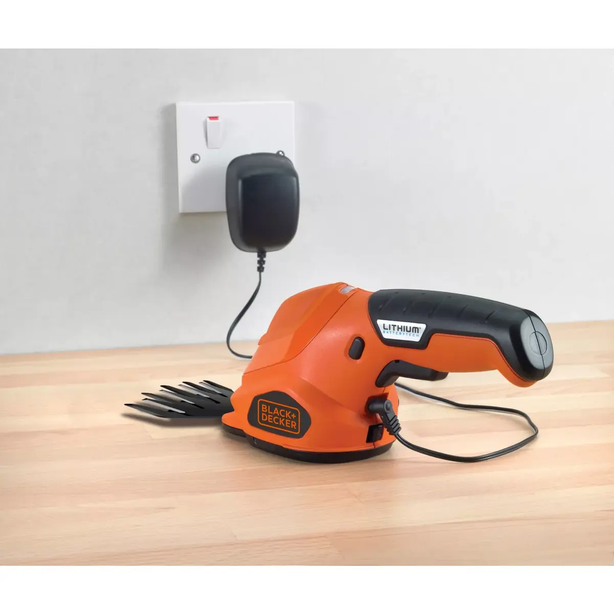 Cordless Grass Shear Black & Decker GSL200-QW Photo 6