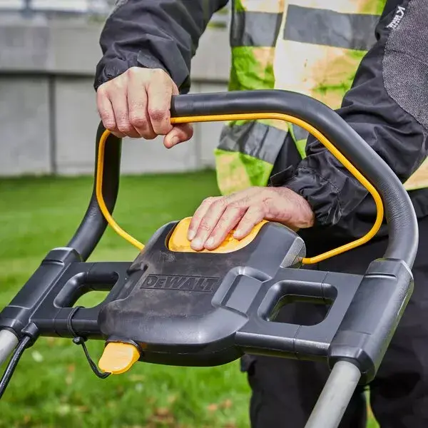 Ручная газонокосилка DeWALT DCMW564P2-QW Photo 7