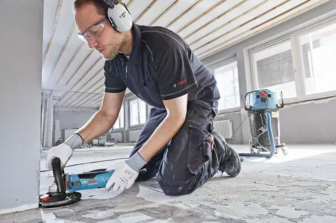 Шлифовальная машинка Bosch GBR 15 CAG Photo 3