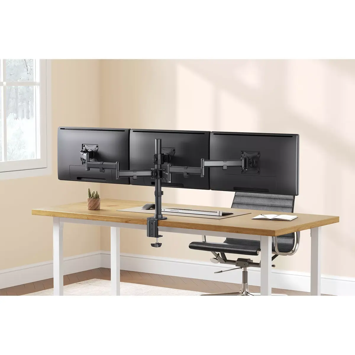 InLine Desktop Bracket 23104B Photo 3
