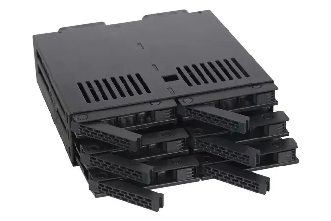 Дисковый массив Icy Dock MB326SP-B Photo 7