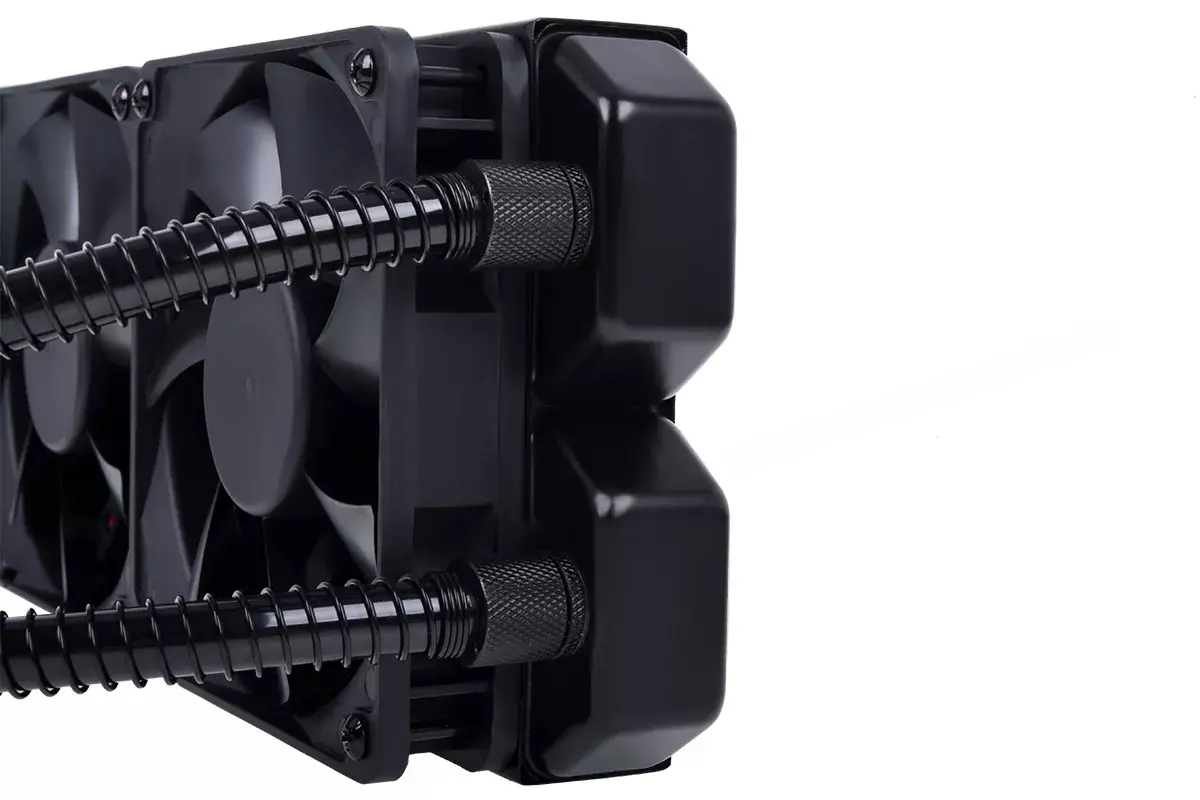 Система жидкостного охлаждения Alphacool Eisbaer 360 CPU Photo 3
