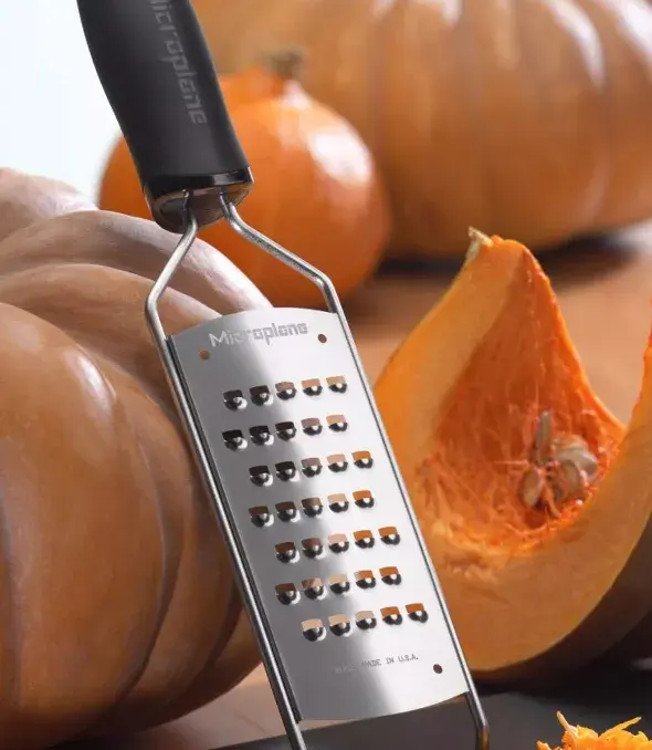 Плоская терка Microplane GOURMET SERIES EXTRA COARSE CHEESE GRATER Photo 3