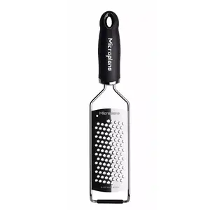 Плоская тёрка Microplane Gourmet Series Parmesan Star — нержавеющая сталь, чёрная
