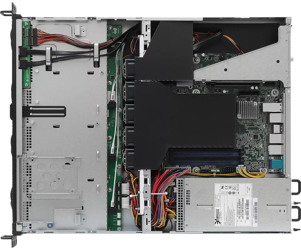 ASRock 1U4LW-B650/2L2T RPSU 1U шасси Photo 2