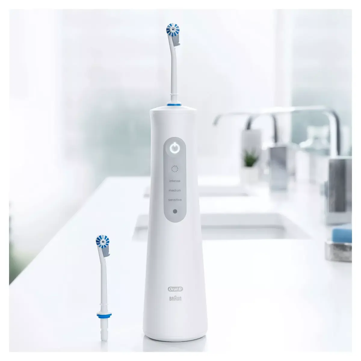 Беспроводной ирригатор Oral-B AquaCare 6 Pro-Expert Photo 5