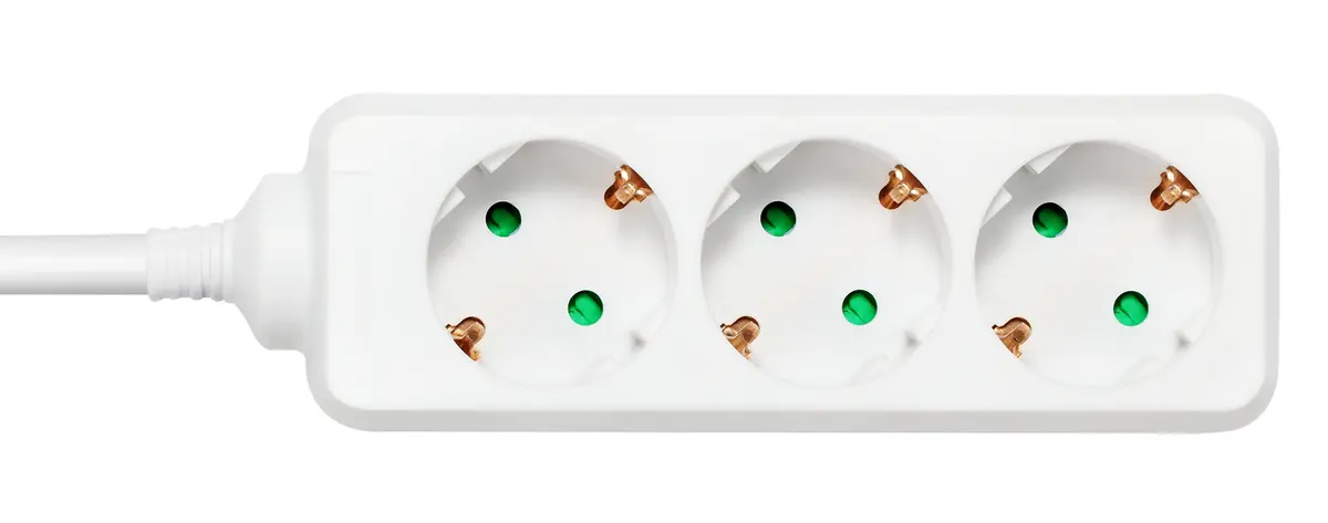 Deltaco GT-0304 kontaktligzdu bloks balts ar