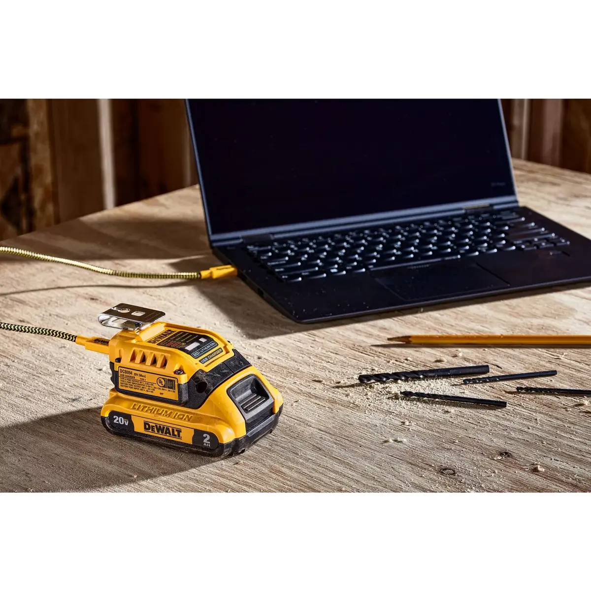 Bezvadu instrumentu akumulatora lādētājs DeWALT DCB094K Photo 2