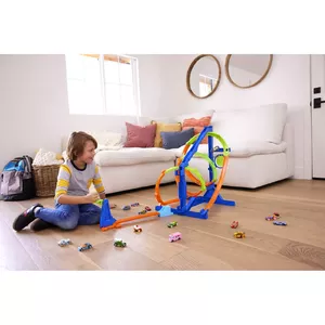 Hot Wheels Action Corkscrew Triple Loop Track Set with 1 Toy Car