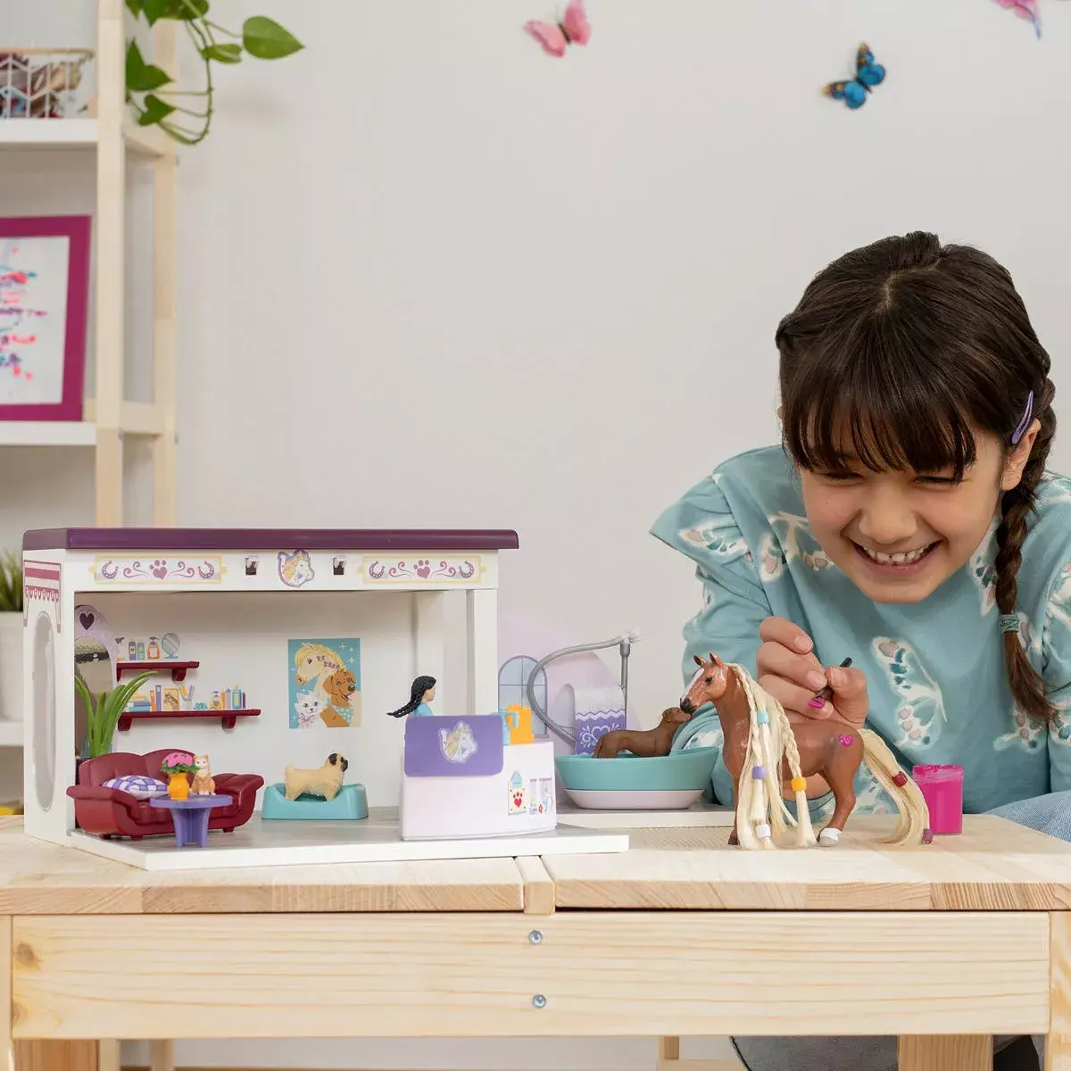 Салон и спа Schleich HORSE CLUB София Красота Салон Photo 2