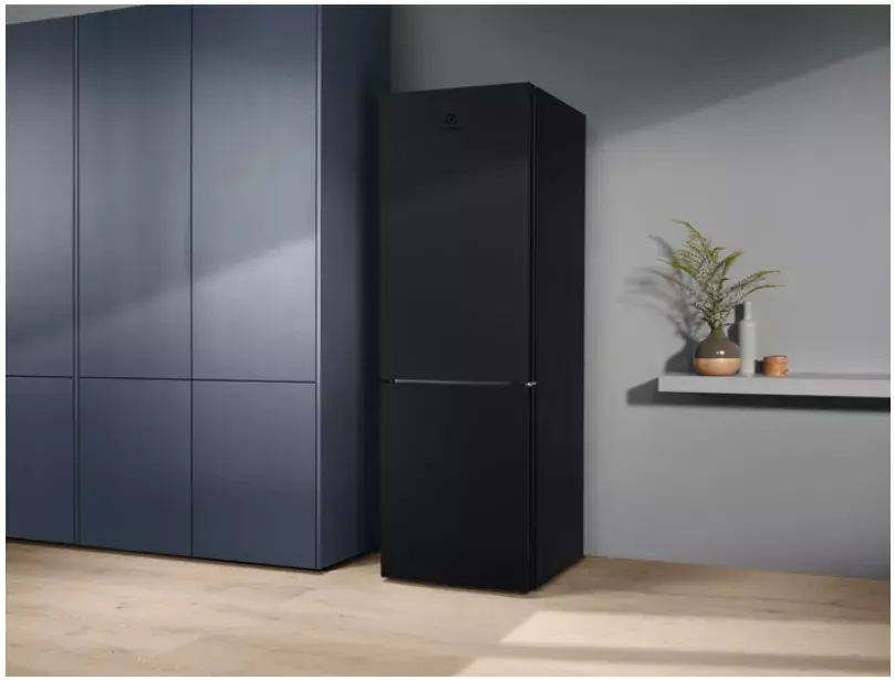 Холодильник Electrolux LNT7ME32M2 Photo 5