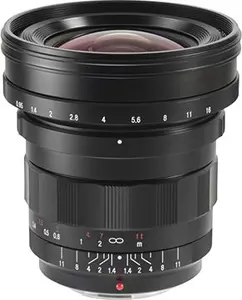 Super wide lens Voigtländer 10.5 mm F0.95 — 13 elements/10 groups, close focus 0.17 m, black