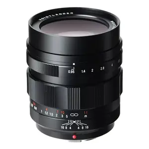 Voigtländer Nokton 42.5mm F0.95 objektīvs priekš SLR, 11 elementu/8 grupu, tuvākā fokusēšanās 0.23 m, melns