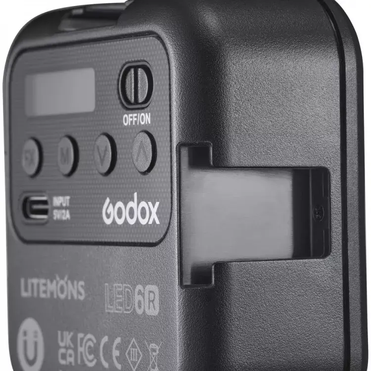 Вспышка для видеокамер Godox LED6R Photo 6