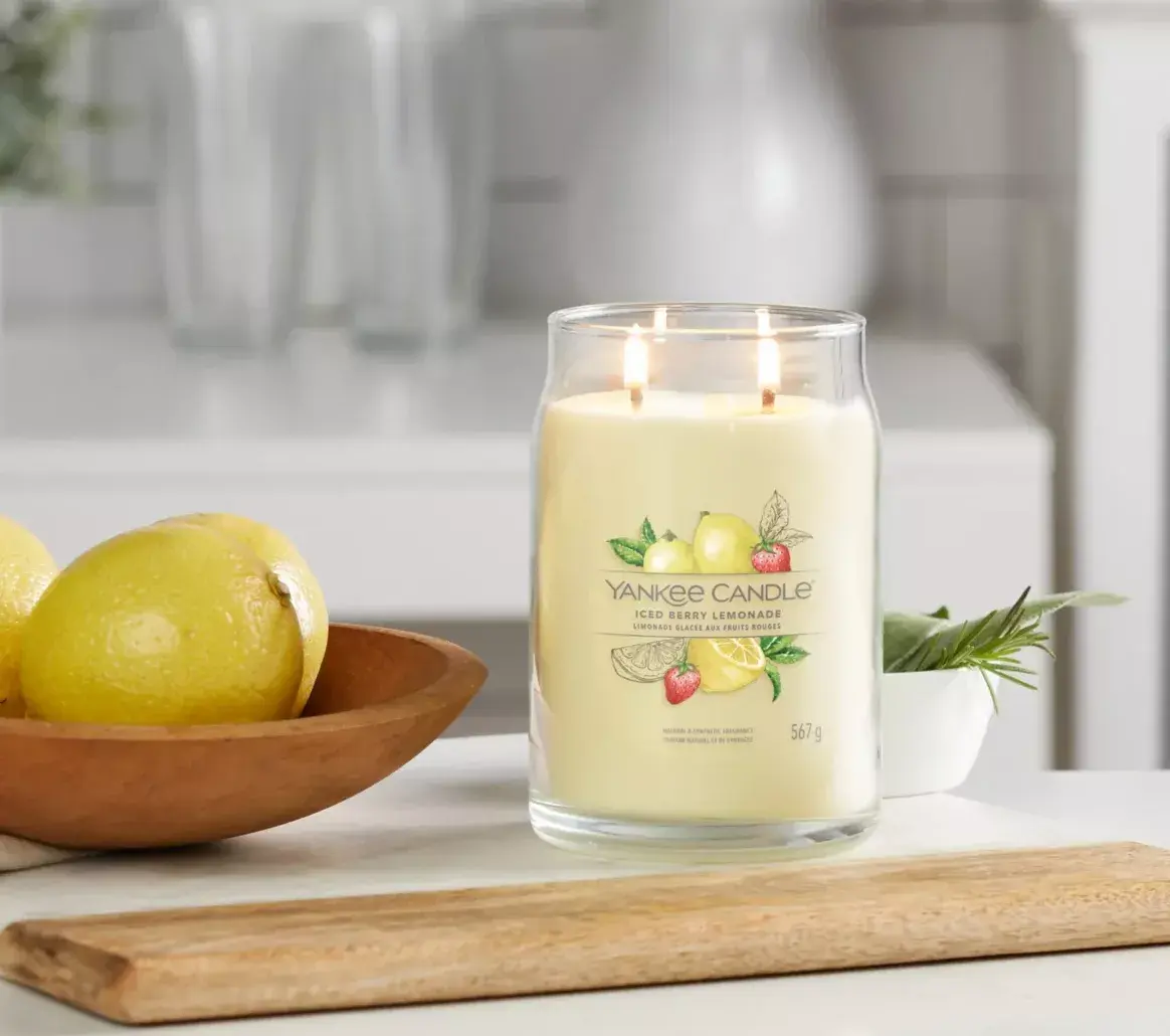 Восковая свеча Yankee Candle Iced Berry Lemonade Photo 2