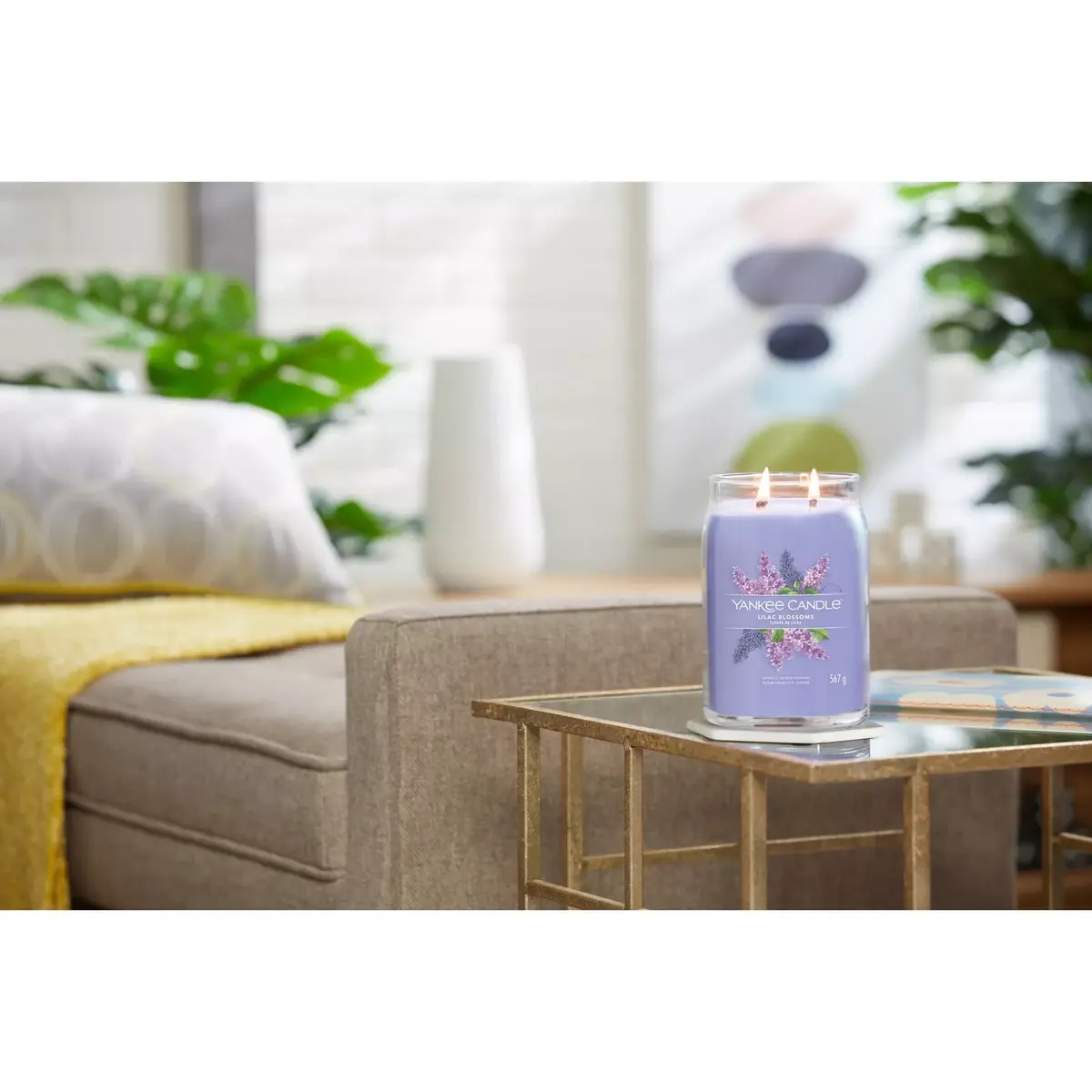 Yankee Candle Lilac Blossoms Signature aromātiskā svece Photo 2