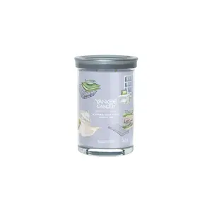 Stikla cilindriska svece Yankee Candle A Calm & Quiet Place — augstums 149 mm, platums 99 mm, svars 567 g