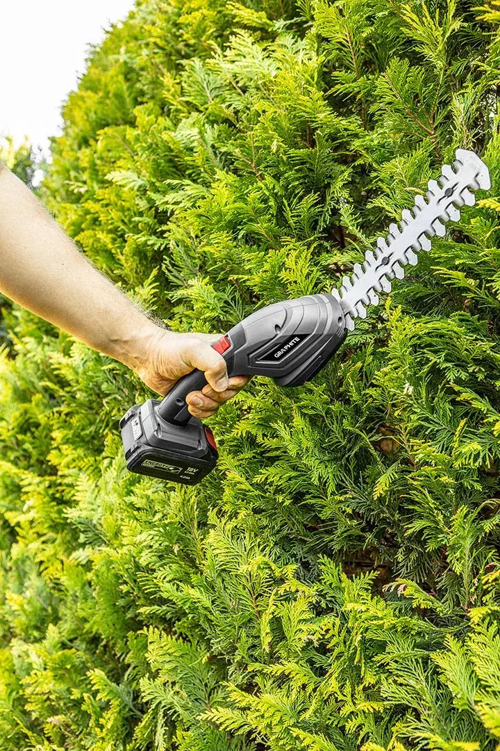 GRAPHITE 58GE119 power hedge trimmer Photo 2
