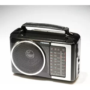 Radio Tiross TS-460 — portable AM/FM radio, model TS-460