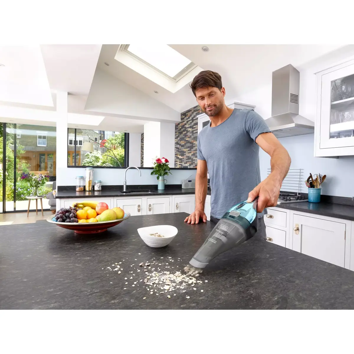 Портативный пылесос Black & Decker NVC220WBC-QW Photo 5