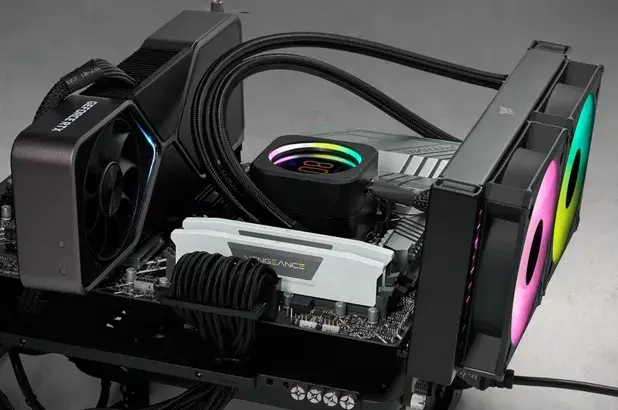 Модуль памяти Corsair VENGEANCE 32 ГБ CMK32GX5M2B6400C32W Photo 4