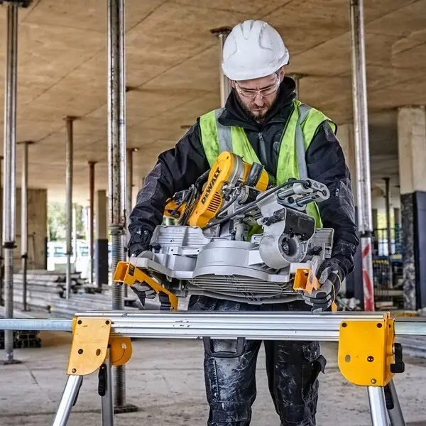 Stendas šķēru zāģim DeWalt DE7033 —