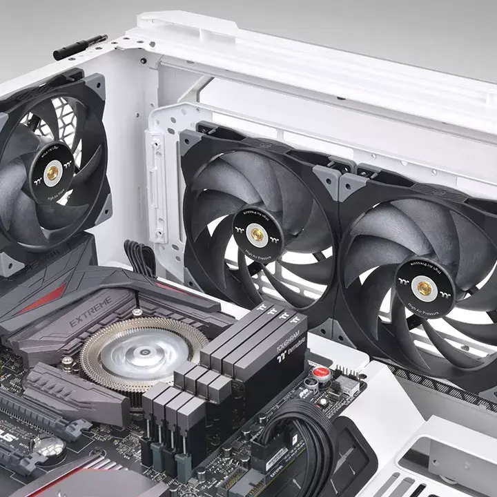 Вентилятор Thermaltake SWAFAN GT14 Photo 6