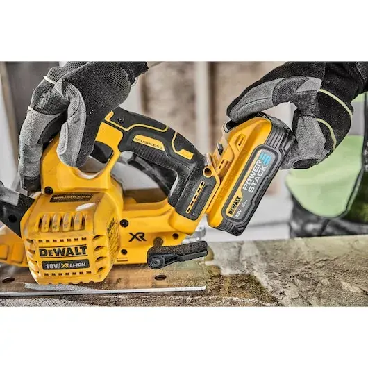 Портативная циркулярная пила DeWALT DCS570H2T-QW Photo 6