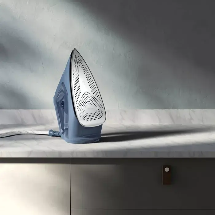 Утюг с паром Electrolux E7SI1-8DB Photo 3
