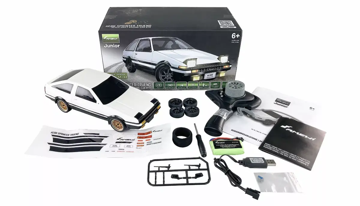 На дороге гоночная машина Amewi AE86 Trueno Photo 2