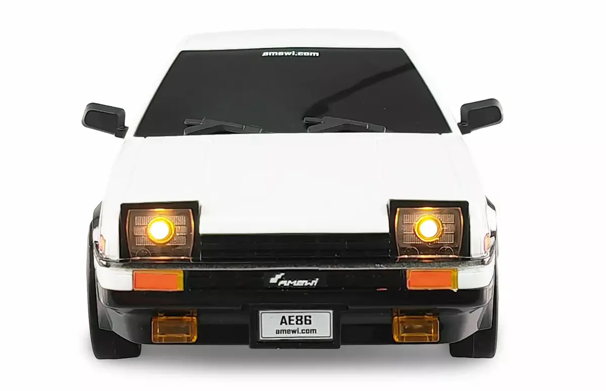 На дороге гоночная машина Amewi AE86 Trueno Photo 5