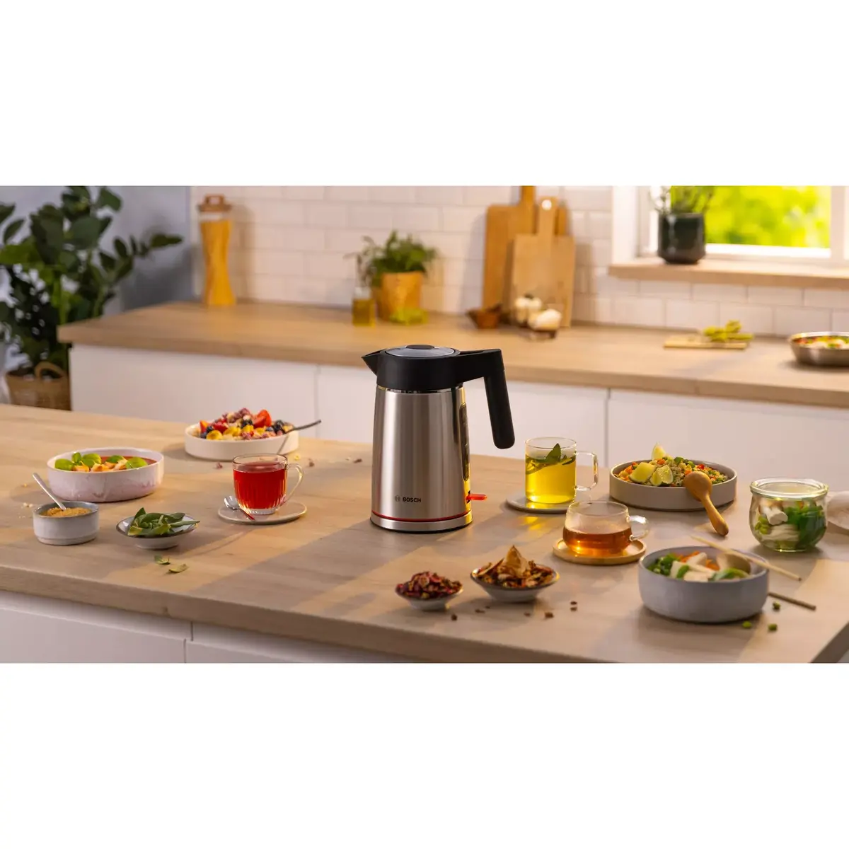 Электрический чайник Bosch 1.7 L 2400 W TWK6M480 Photo 8