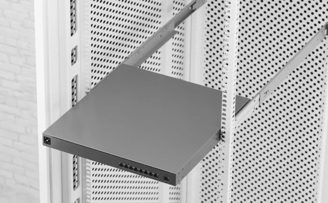 Ubiquiti Mission Critical Gigabit Ethernet PoE 1U Photo 6