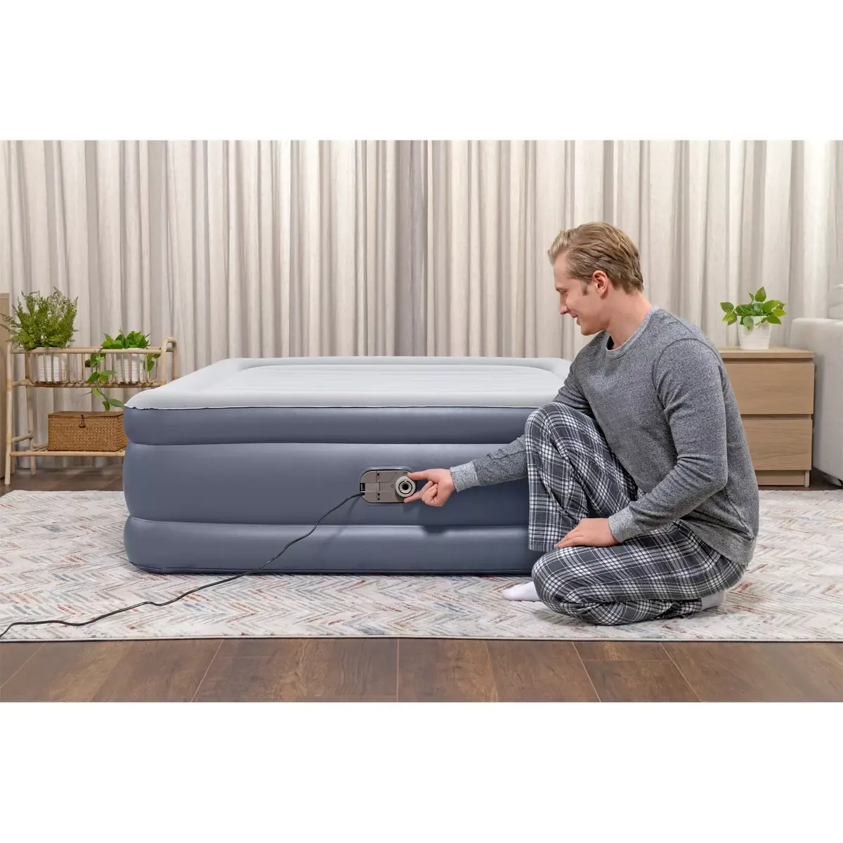 Bestway Tritech Queen air mattress with built-in AC pump Photo 19
