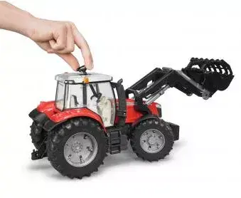 Игрушечный трактор BRUDER Massey Ferguson 7624 с погрузчиком Photo 7