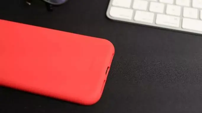 SWISSTEN Soft Joy silicone case for iPhone 15 Plus Photo 7