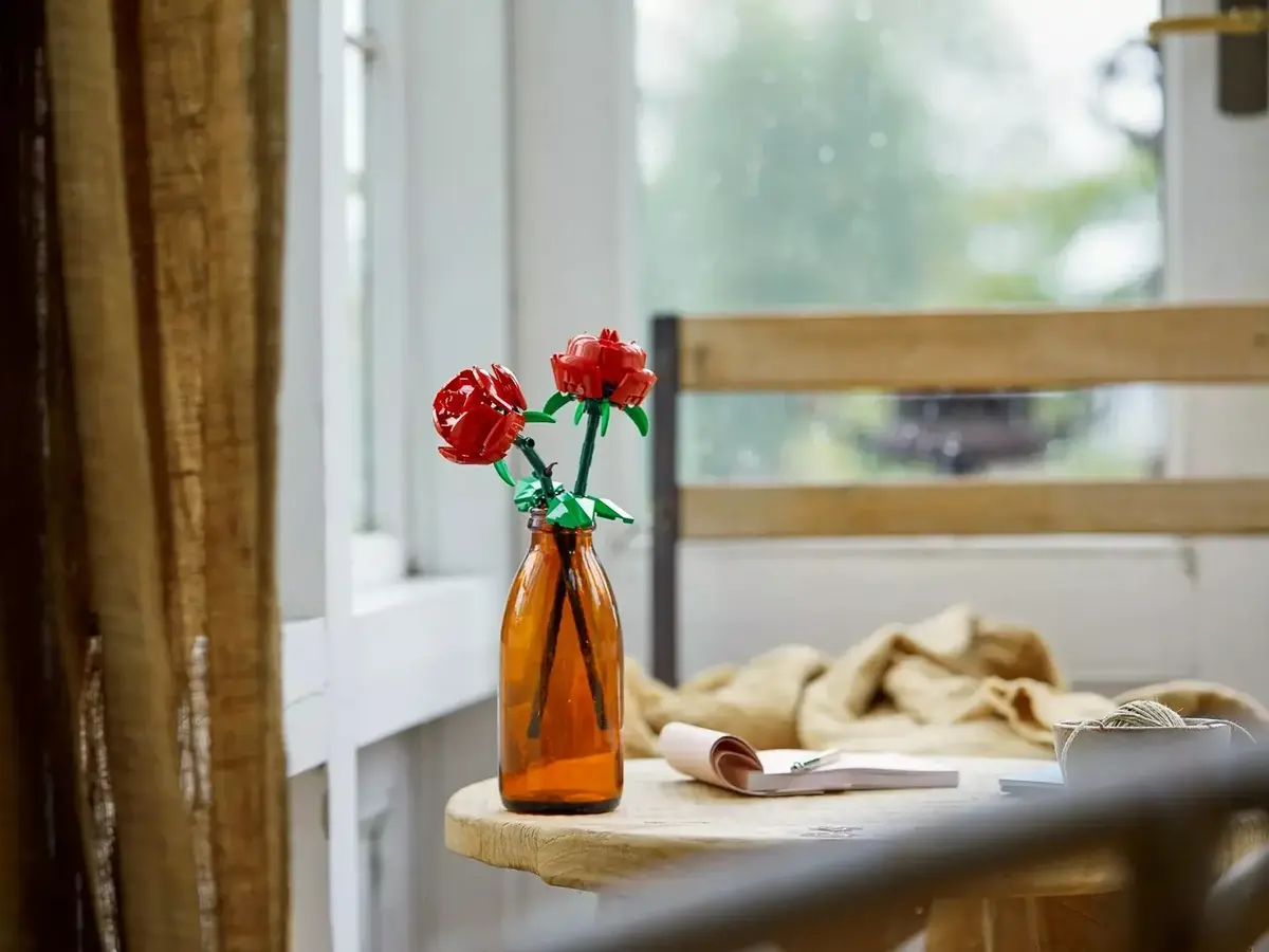 LEGO 40460 Iconic Roses komplekts Photo 4