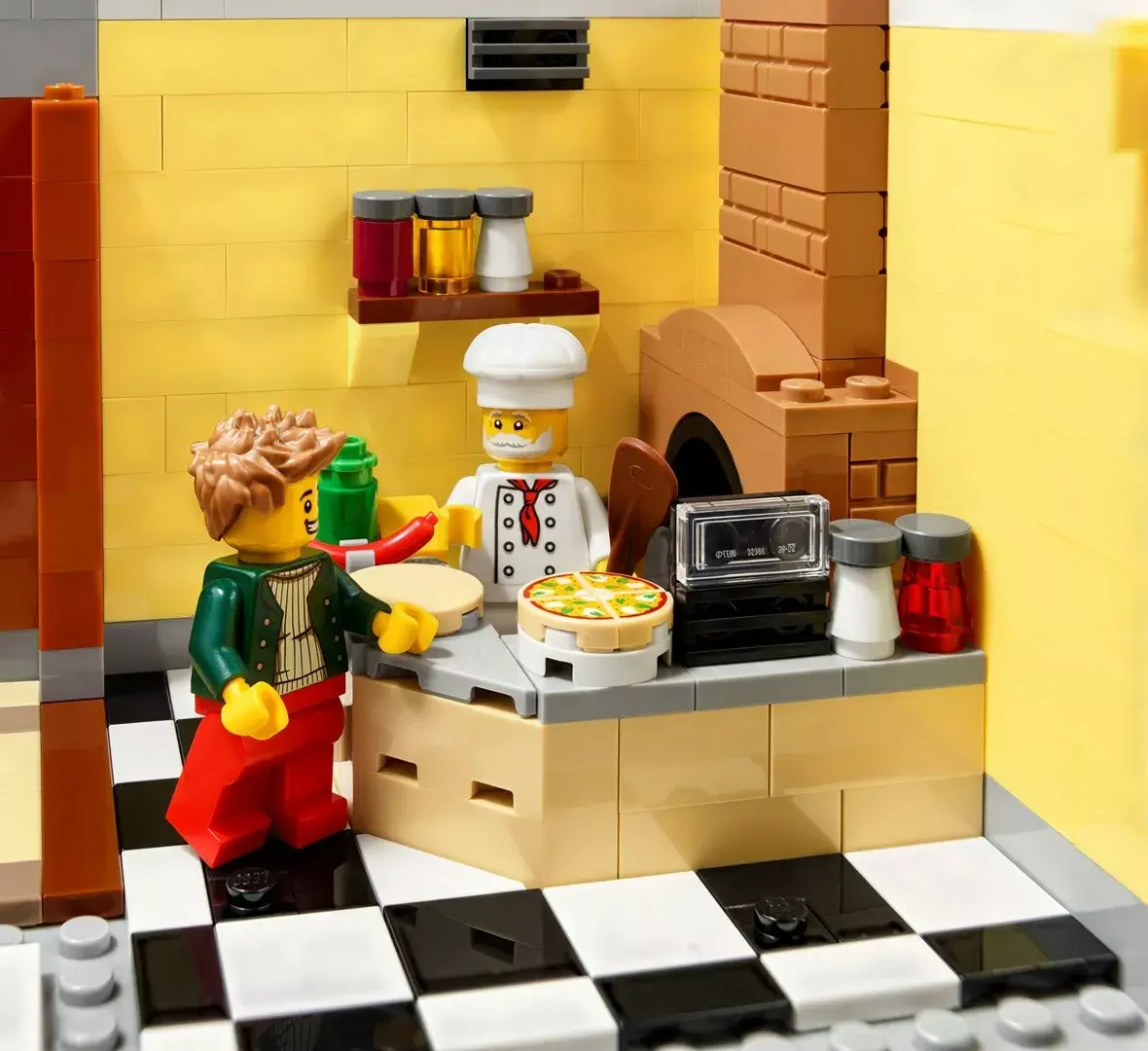 LEGO Icons Jazz Club 10312 modular building set Photo 12