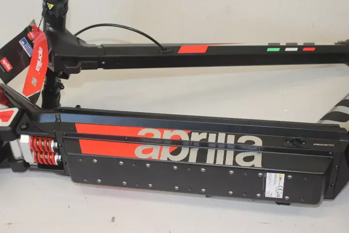 Электрический скутер Aprilia E-SR2 EVO, 500 Вт мощность Photo 6