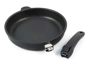Induction frying pan amt gastroguss Ø28 cm, detachable handle, cast aluminium, 4-layer non-stick coating