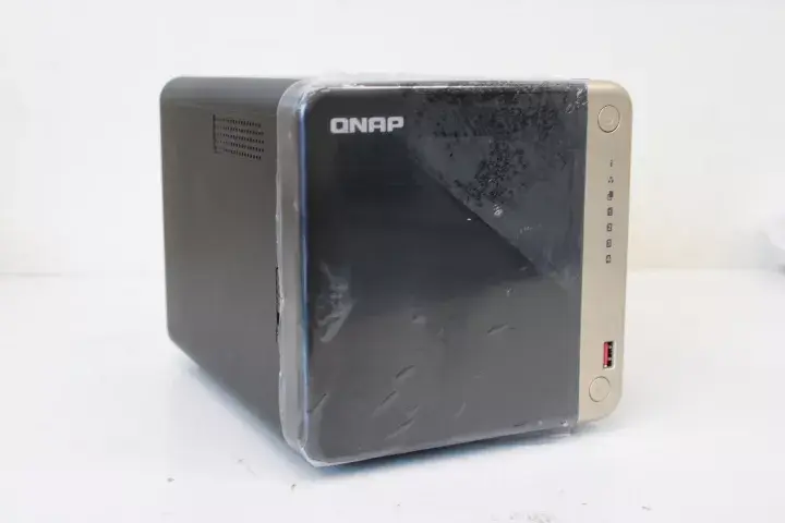 QNAP TS-464-8G 4-vietīgs galddatora NAS krātuve
